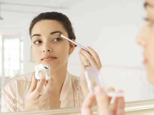 Wajib Punya, 5 Produk Kosmetik dengan Warna yang Akan Tren di 2018 Wajib Punya, 5 Produk Kosmetik dengan Warna yang Akan Tren di 2018