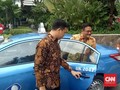 Naik Taksi, Djarot Disopiri Pendukungnya di Pilkada