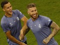 Hormati Masjid di Abu Dhabi, Bintang Real Madrid Pakai Gamis
