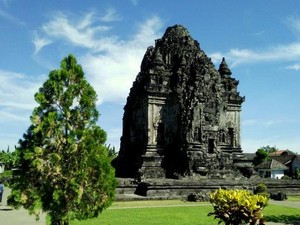 Candi Kalasan Jogja: Sejarah, Harga Tiket, Lokasi, dan Daya Tariknya