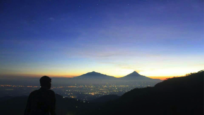 Bukit Ngisis, Spot Baru Lihat Sunrise Sambil Minum Teh Lokal