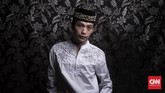 Namanya Wisnu (26), tapi ia akrab dipanggil Bella. Ia adalah salah satu santri di Pesantren Waria Al Fatah. Wisnu pernah melarikan diri dari rumah dan juga pernah menjadi PSK di seputaran jalan Pasar Kembang Yogyakarta. Wisnu berharap suatu saat ia kembali menjadi laki-laki. (CNN Indonesia/Hesti Rika)