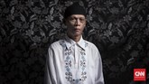 Suyatno (52) atau yang biasa dipanggil Ninik sudah mengikuti Pesantren Waria Al-Fatah dari awal berdiri pada 2006 silam. Semula menganut Katolik, Suyatno memutuskan jadi mualaf setelah masuk Pesantren Al Fatah. Sehari-harinya Suyatno menjadi koki. (CNN Indonesia/Hesti Rika)