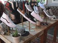 Cerita di Balik Populernya Sepatu dengan Hiasan Manik-manik
