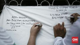 Massa Aksi Bela Ulama 96 Teken Petisi Tolak Kriminalisasi