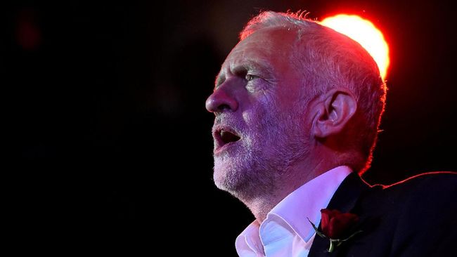 Brexit Kacau, Oposisi Berdebat Cara Lengserkan Theresa May