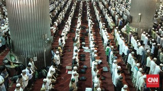 Ribuan Jemaah Salat Gerhana di Masjid Istiqlal