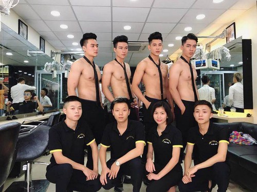 Viral, Salon di Vietnam yang Stafnya Pria-pria Tampan Bertelanjang Dada Viral, Salon di Vietnam yang Stafnya Pria-pria Tampan Bertelanjang Dada