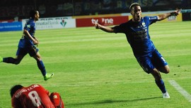 Madura United Rekrut Hamka Hamzah dan Raphael Maitimo