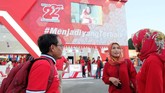 Telkomsel juga mengandeng sejumlah distributor device dan smartphone, untuk menggelar promo harga terjangkau mulai Rp. 500 ribu untuk smartphone 4G TE serta trade in handphone 2G dengan smartphone 4G LTE.
