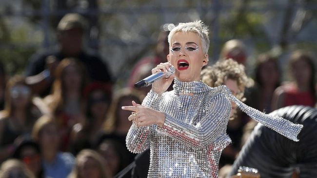 Katy Perry Kaget Dapat Nugget Berjamur dari Indonesia