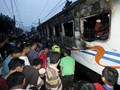 Tabrak Mobil, Kereta Walahar Ekspres Terbakar di Pasar Senen