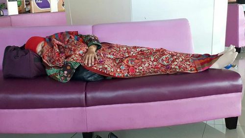 Tren Foto Pejabat Tidur Jadi Viral, Pekerja Keras atau Hipersomnia? Tren Foto Pejabat Tidur Jadi Viral, Pekerja Keras atau Hipersomnia?