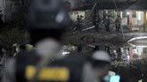 Hingga Kamis petang, dari 43 napi yang terdata melarikan diri, polisi berhasil menangkap 18 napi, 5 napi menyerahkan diri, dan 20 masih diburu. (ANTARA FOTO/Wahdi Septiawan