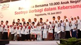 Selain itu, para jajaran direksi juga mengunjungi pusat pelayanan pelanggan GraPARI untuk memastikan kesiapan jaringan dan pelayanan Telkomsel selama periode Ramadhan dan Idul Fitri.