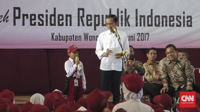 PKS Nilai Rakyat Puas pada Jokowi karena Sering Beri Sepeda