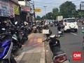 Pejalan Kaki Sebut Ada 100 Jalur Tengkorak di Trotoar Jakarta