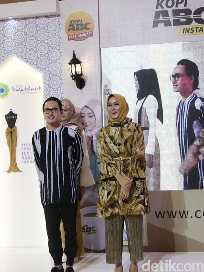 Pertamakalinya, Dian Pelangi Akan Pamer Koleksi di New York Fashion Week Pertamakalinya, Dian Pelangi Akan Pamer Koleksi di New York Fashion Week