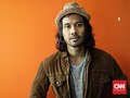 Chicco Jerikho Ikut Berburu Ketupat saat Lebaran
