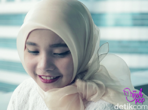 5 Tips Pakai Hijab Organza untuk Lebaran 5 Tips Pakai Hijab Organza untuk Lebaran