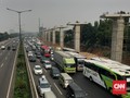 Lalu Lintas Padat, Tol Jakarta-Cikampek Dibuat Lawan Arus