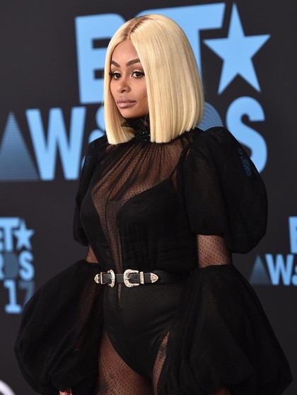 Blac Chyna Gugat Seluruh Keluarga Kardashian karena Kehilangan Pekerjaan Blac Chyna Gugat Seluruh Keluarga Kardashian karena Kehilangan Pekerjaan