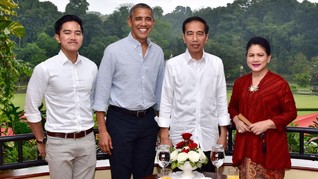 Hujan, Obama Lahap Santap Bakso di Bogor