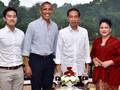 Hujan, Obama Lahap Santap Bakso di Bogor