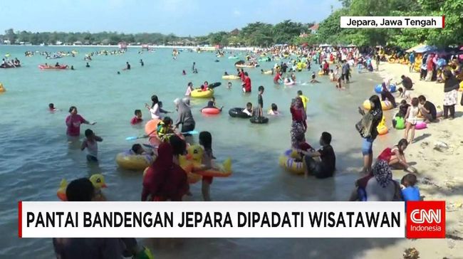 Pantai Bandengan Tawarkan Pasir Putih Wahana Permainan Air