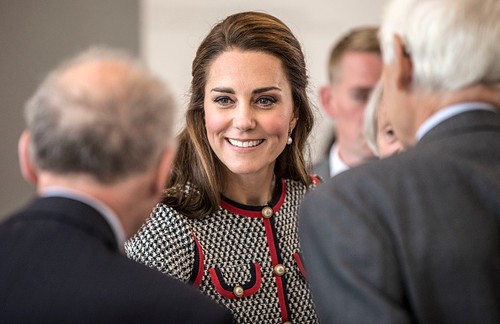 Foto: Kate Middleton Bergaya Retro dengan Mini Dress Gucci Rp 36 Juta Foto: Kate Middleton Bergaya Retro dengan Mini Dress Gucci Rp 36 Juta