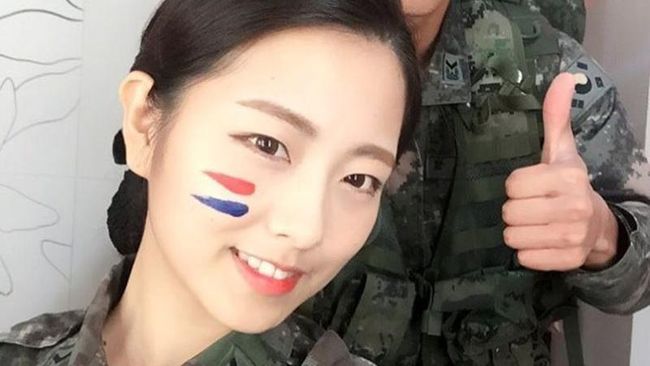 Imut dan iCantiki Tentara iWanitai Jadi Ikon Baru iMiliteri 