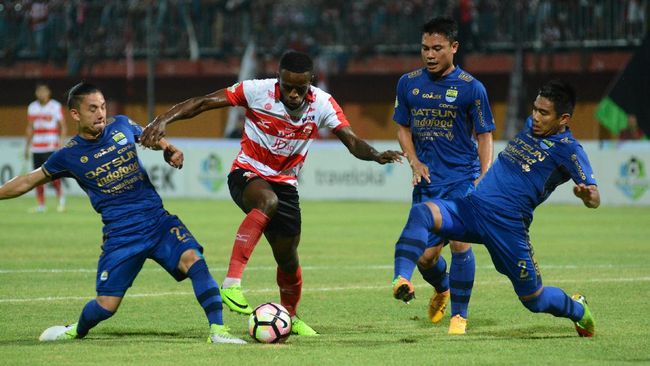 Roberto Carlos Antusias Cari Tahu Soal Persib