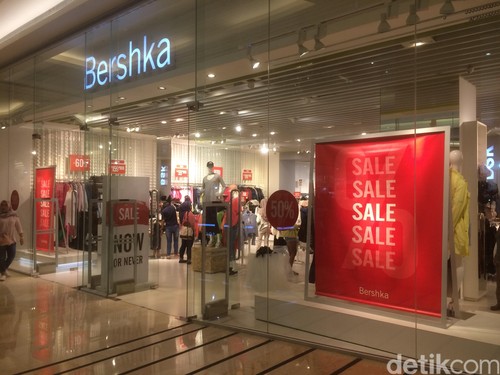 Bershka Diskon Hingga 50%, Jeans dan Kemeja Mulai dari Rp 200 Ribu Bershka Diskon Hingga 50%, Jeans dan Kemeja Mulai dari Rp 200 Ribu
