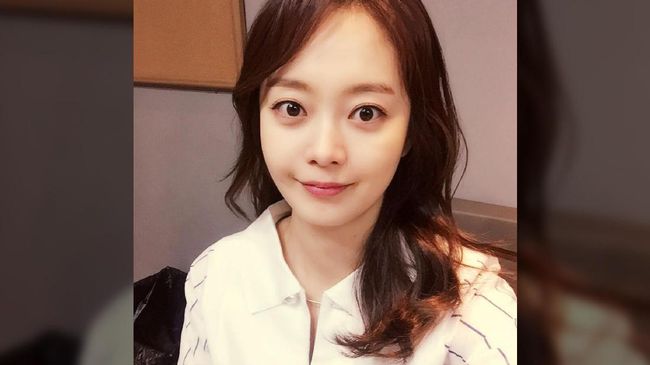 Jun So Min Bantah Berpacaran dengan Lee Kwang Soo