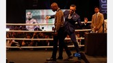 Konferensi pers keempat di Wembley Arena terbilang kurang heboh dibanding konferensi ketiga di New York ketika Floyd Mayweather menghamburkan uang di depan Conor McGregor. (Action Images via Reuters/Paul Childs)