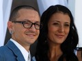 Istri Mengenang Ciuman Perpisahan Chester Bennington