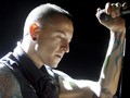 Chester Bennington yang 'Freak' tapi Bikin Jatuh Hati