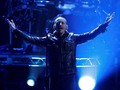 Penggemar Chester Bennington Serukan Bahaya Depresi