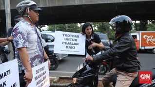 Pejalan Kaki Dipukul Helm Pengemudi Ojek Daring Cedera