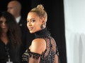 Beyonce Bikin Gebrakan Lewat Koleksi Sweater Natal