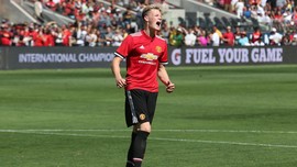 Direbutkan Dua Timnas, McTominay Dapat Saran dari Mourinho