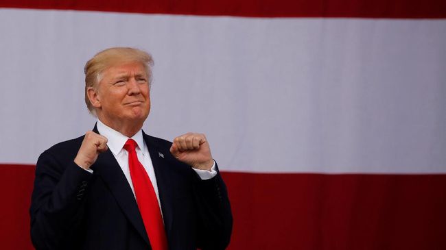Donald Trump Resmi Teken UU Sanksi untuk Rusia