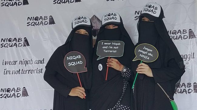 Mengenal Niqab Squad, Komunitas Para Wanita Bercadar di ...