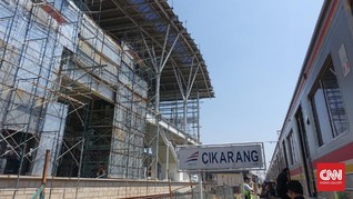 KRL Cikarang Beroperasi, Penumpang Makin Menumpuk di Stasiun