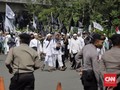 Aparat Bentuk Barikade, Massa Aksi 287 Terkurung di Monas
