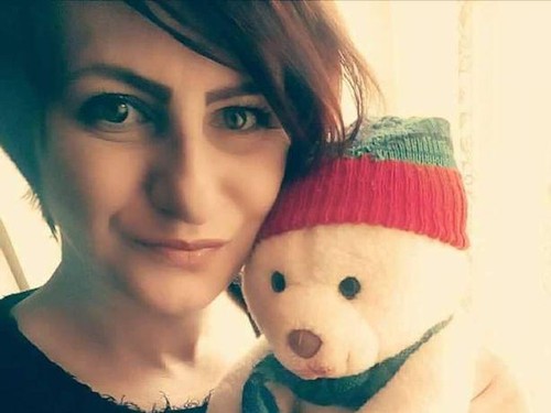 Momen Haru Wanita Jumpa Tentara yang Memberinya Boneka Momen Haru Wanita Jumpa Tentara yang Memberinya Boneka