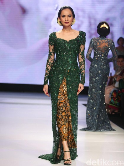 15 Inspirasi Model Kebaya Modern untuk Kondangan