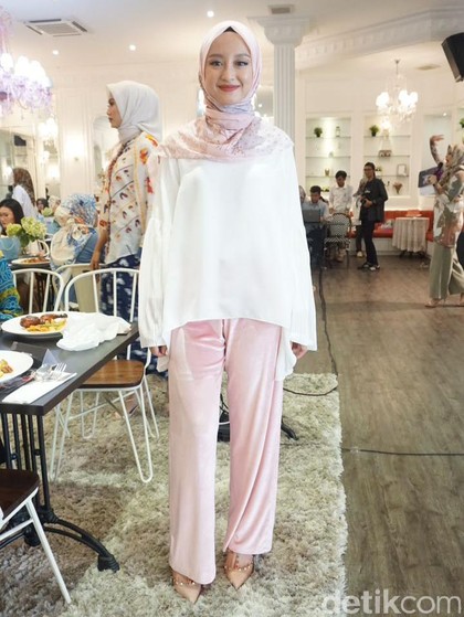 Cerita Hijrah YouTuber Cantik Gita Savitri yang Temukan Hidayah di Jerman Cerita Hijrah YouTuber Cantik Gita Savitri yang Temukan Hidayah di Jerman