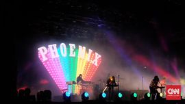 Aksi Apik dan Nekat Phoenix di We The Fest 2017