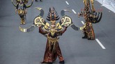 Jokowi menyatakan bahwa JFC tidak kalah dengan karnaval internasional di negara-negara lainnya, termasuk seperti Pasadena di Amerika Serikat dan Brasil. (AFP PHOTO / JUNI KRISWANTO)